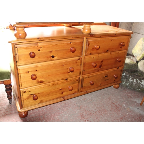 730 - Pine bank of six drawers and a chest of five drawers.