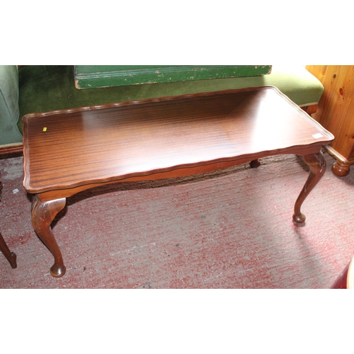 731 - 20th century mahogany occasional table.