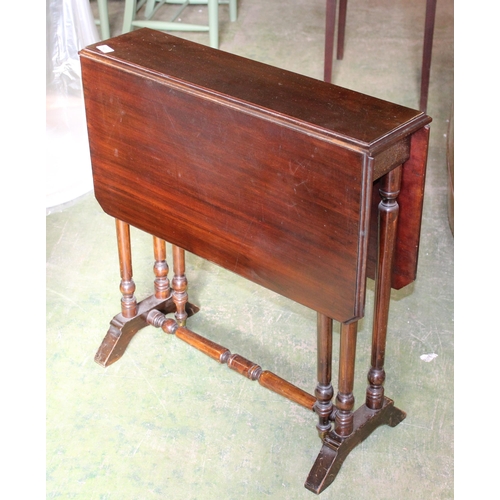 793 - Mahogany Sutherland table.