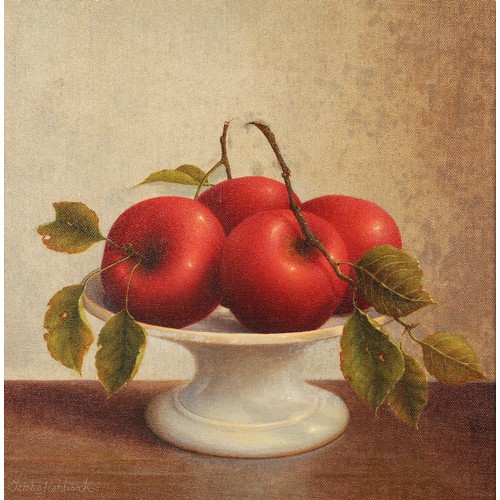 498 - Trisha Hardwick (English 1949-2022)Apples and Chinaframed oil on canvassigned30c x 30cmProvenance Wr... 