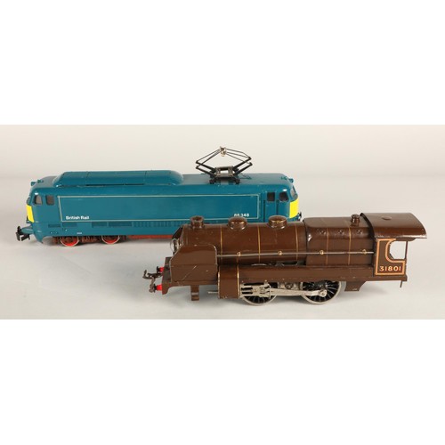 543 - Collection of assorted O gauge model railway to include locomotive, passenger coaches and Hornby ser... 