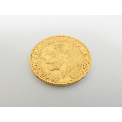 49 - United Kingdom, George V 1915 22ct gold full sovereign.