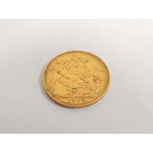 63 - United Kingdom, Victoria 1900 22ct gold full sovereign.