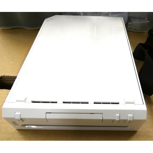 69 - Nintendo Wii with games and accessories.