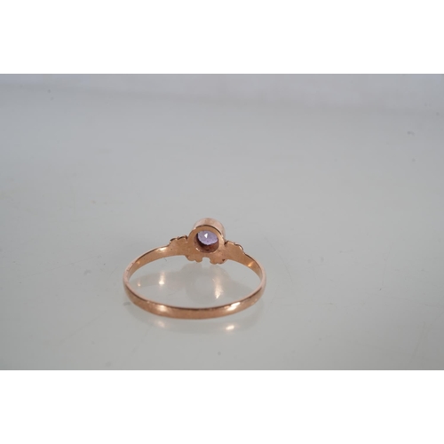 400 - 9ct rose gold and amethyst ring, size O/P, 1.3g.