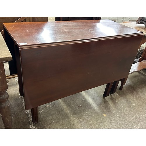 644 - Mahogany dining table 