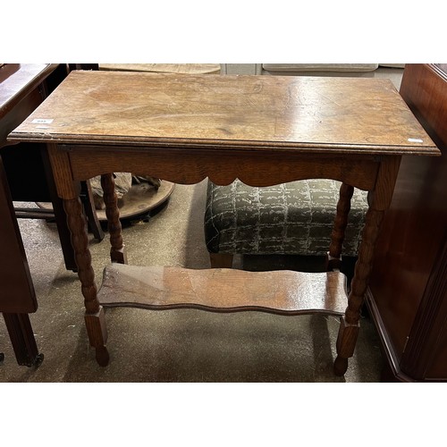 645 - Window table with undertier 