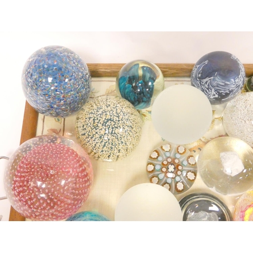 294 - Tray of mixed art glass paperweights to include a limited edition aquarium paperweight by Caithness ... 