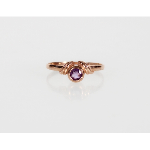 400 - 9ct rose gold and amethyst ring, size O/P, 1.3g.