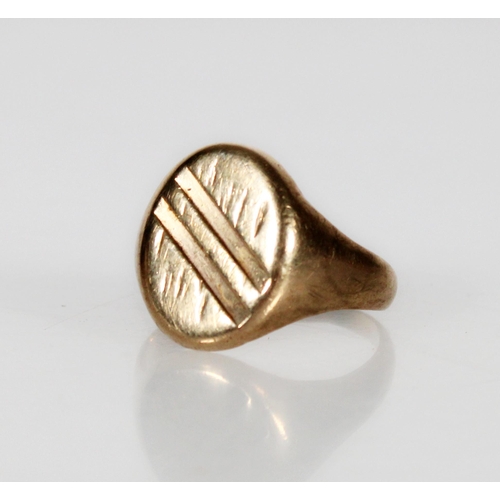 418 - 9ct gold signet ring, size Y/Z, 9.8g.