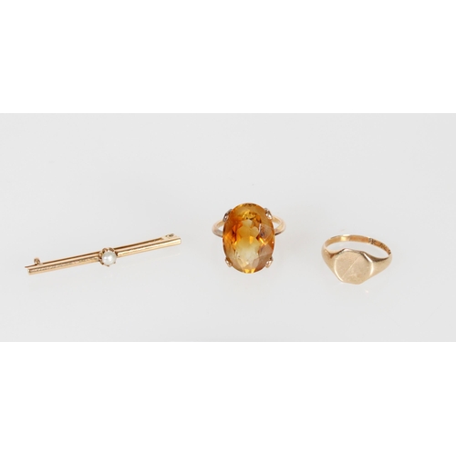 435 - 9ct gold and citrine ring together with a 9ct gold signet ring, gross 5.7g, together with a yellow m... 