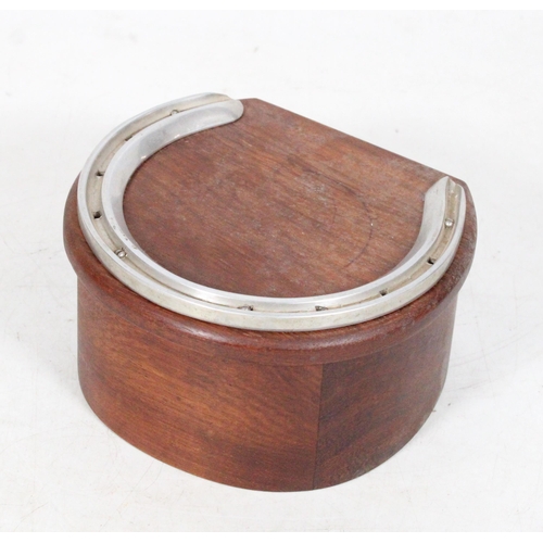 223 - Trinket box in the form of a horseshoe.