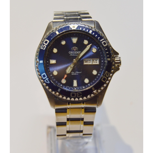 287 - Orient gent's automatic stainless steel bracelet watch, blue dial and blue bezel, stainless strap, r... 