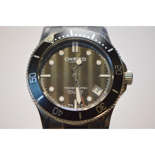 292 - Christopher Ward Trident-Pro Automatic gent's stainless steel bracelet watch, black submariner-style... 