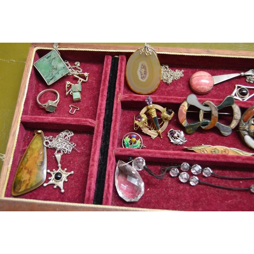 218 - Scottish silver pebble brooch, two others and a quantity of silver costume and other jewellery, to i... 