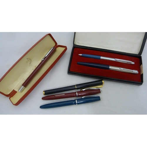 407 - Parker fountain pen with gold nib, Scripto USA pen in Parker box, another fountain pen with gold nib... 