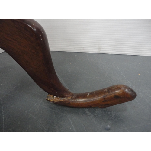 420 - George III mahogany snap-action tripod table with saucer top, approximately 70cm high.