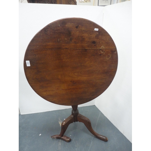 420 - George III mahogany snap-action tripod table with saucer top, approximately 70cm high.