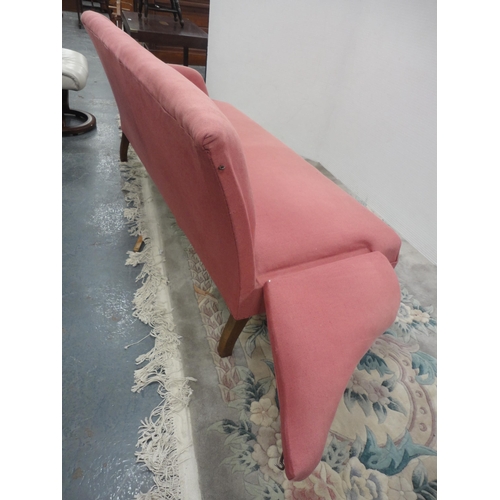 432 - Pink upholstered settee.