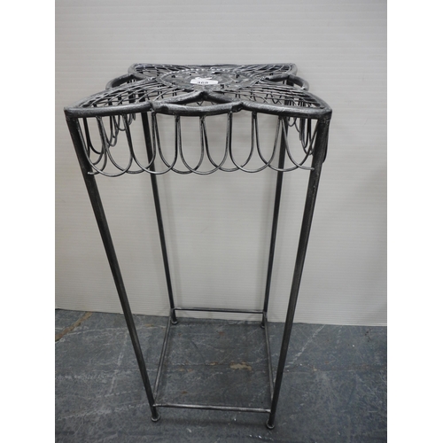 468 - Metal plant stand.