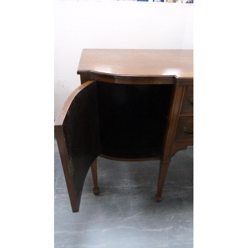 487 - Reproduction mahogany breakfront sideboard with two short drawers flanked by cupboard doors, on tape... 