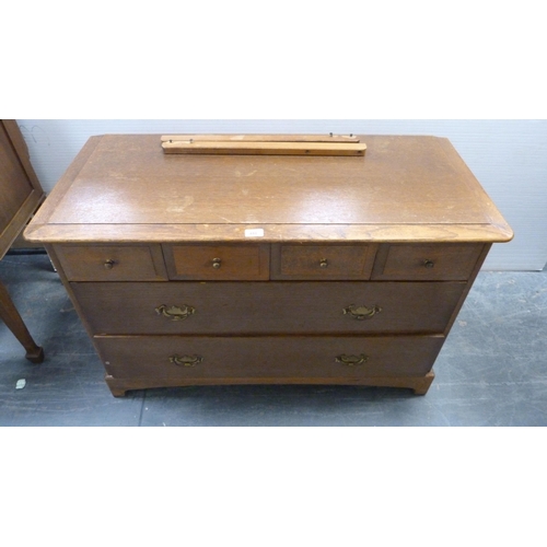 488 - Dressing chest.