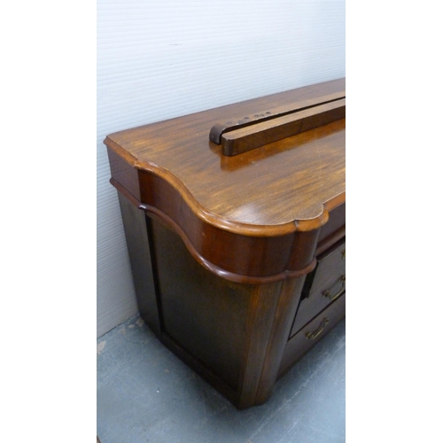 489 - Victorian-style mahogany dressing chest.