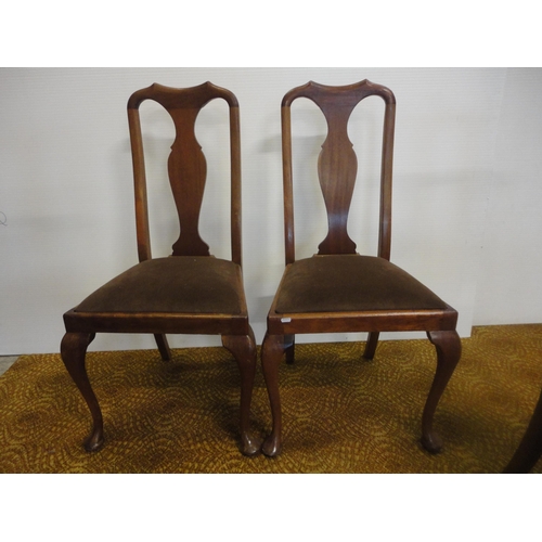 546 - Set of four mahogany splat-back dining chairs.