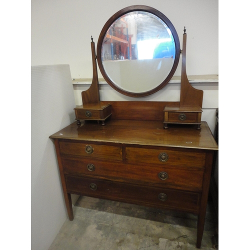 550 - Edwardian mahogany dressing chest.