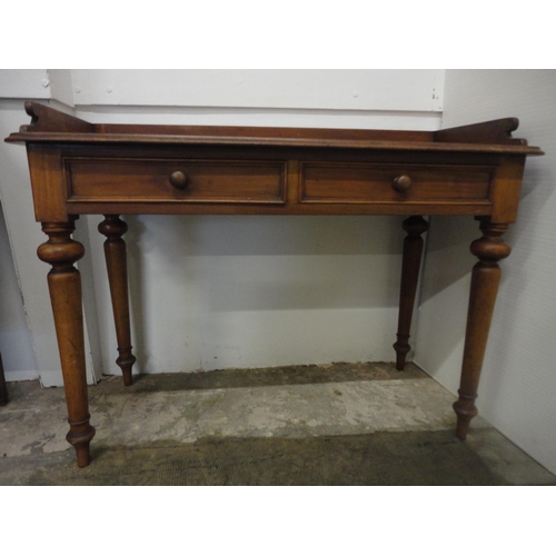 558 - 19th century mahogany wash stand.