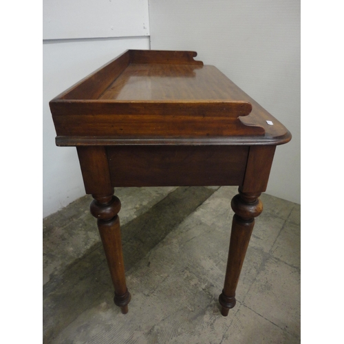 558 - 19th century mahogany wash stand.