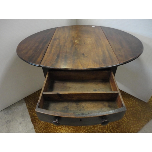 571 - 19th century mahogany Pembroke drop-leaf table.