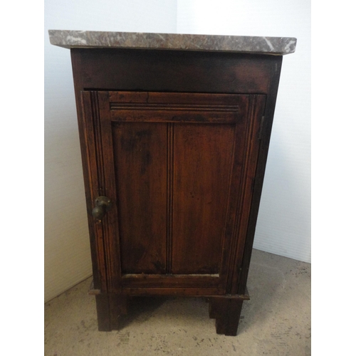 585 - Marble-top pot cupboard.