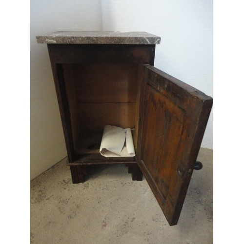 585 - Marble-top pot cupboard.