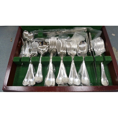 91 - Part canteen of Sant' Andrea cutlery, in fitted case.