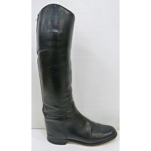 411 - Pair of black leather riding boots with wooden trees and ring pull handle, label for 'Alan McAfee, 3... 