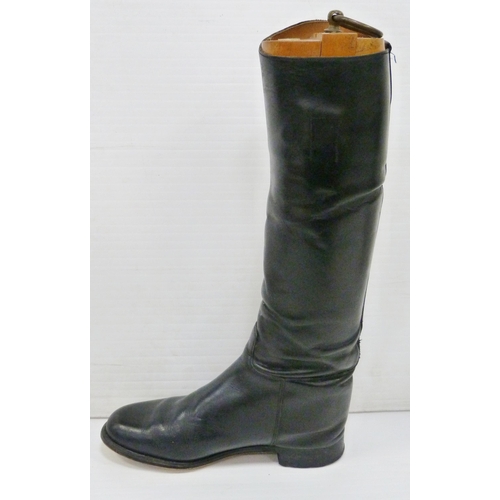 411 - Pair of black leather riding boots with wooden trees and ring pull handle, label for 'Alan McAfee, 3... 