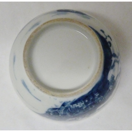 317 - Two 18th century Caughley blue and white porcelain tea bowls, both bearing Chinese garden patterns, ... 