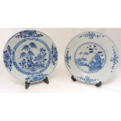 360 - Chinese export blue and white porcelain plate, Yongzheng (1678 - 1735), decorated with flowering res... 