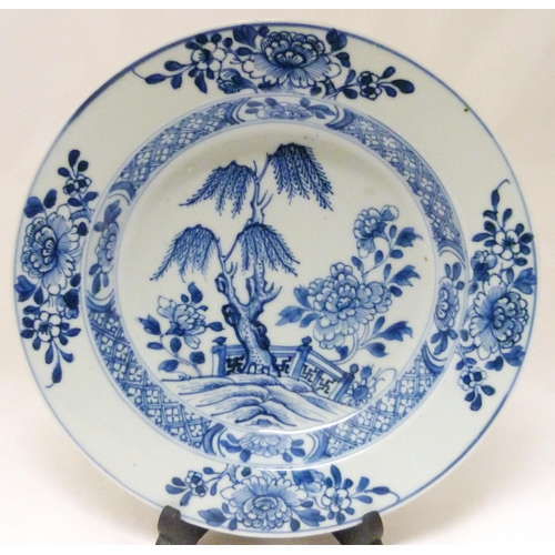 360 - Chinese export blue and white porcelain plate, Yongzheng (1678 - 1735), decorated with flowering res... 