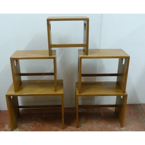 537 - Ercol nest of five 'Windsor' range elm tables, largest 40.5cm high, 51cm wide and 31cm deep.  (4)