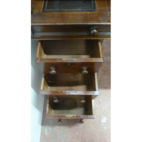 539 - Victorian mahogany cylinder desk, the fall front enclosing bird's eye maple-lined drawers and pigeon... 