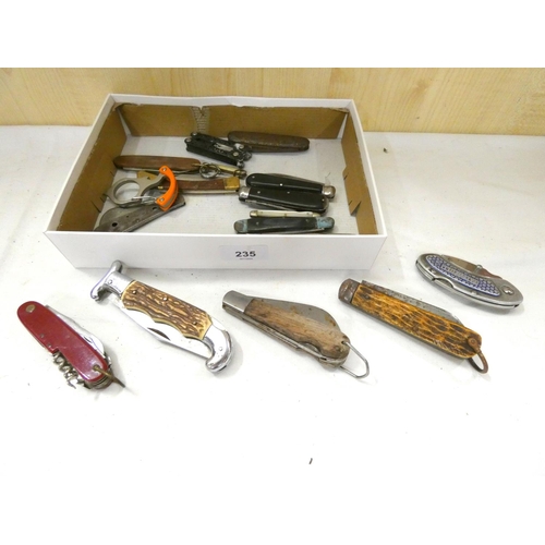 235 - Box of vintage pen knives to include bone handle.