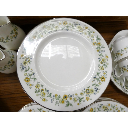 289 - Royal Doulton Ainsdale dinner service.