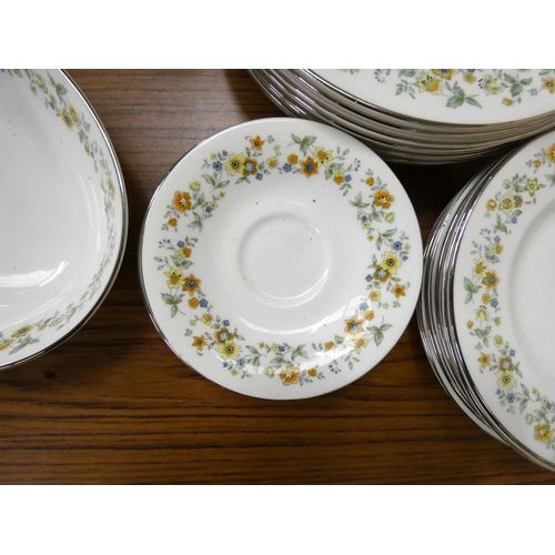 289 - Royal Doulton Ainsdale dinner service.