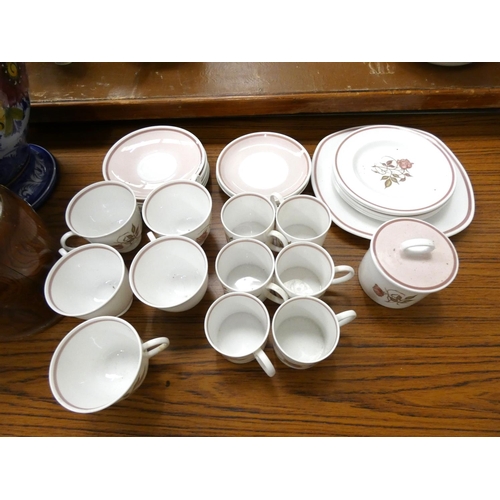 291 - Susie Cooper pink and white Talisman tea set.