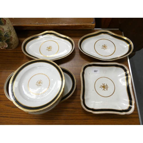 297 - Porcelain dessert dishes, c.1800.