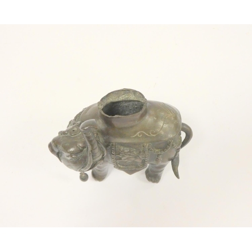 231 - Chinese bronze censer in the form of an elephant. Height 15cm. 