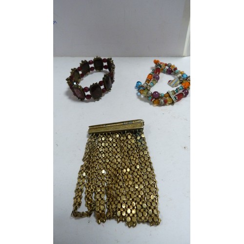 410A - Group of jewellery to include a Scottish agate brooch on white metal, bracelet, pendants, earrings, ... 