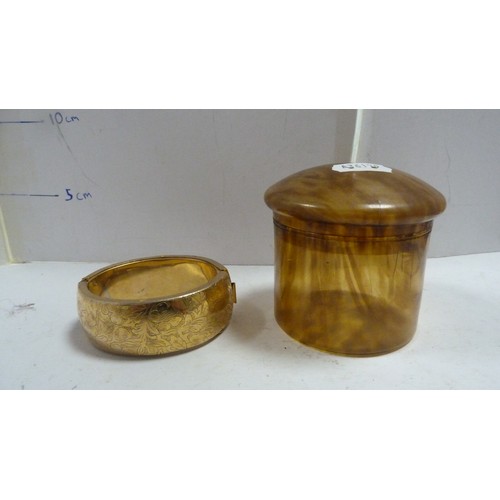 410A - Group of jewellery to include a Scottish agate brooch on white metal, bracelet, pendants, earrings, ... 